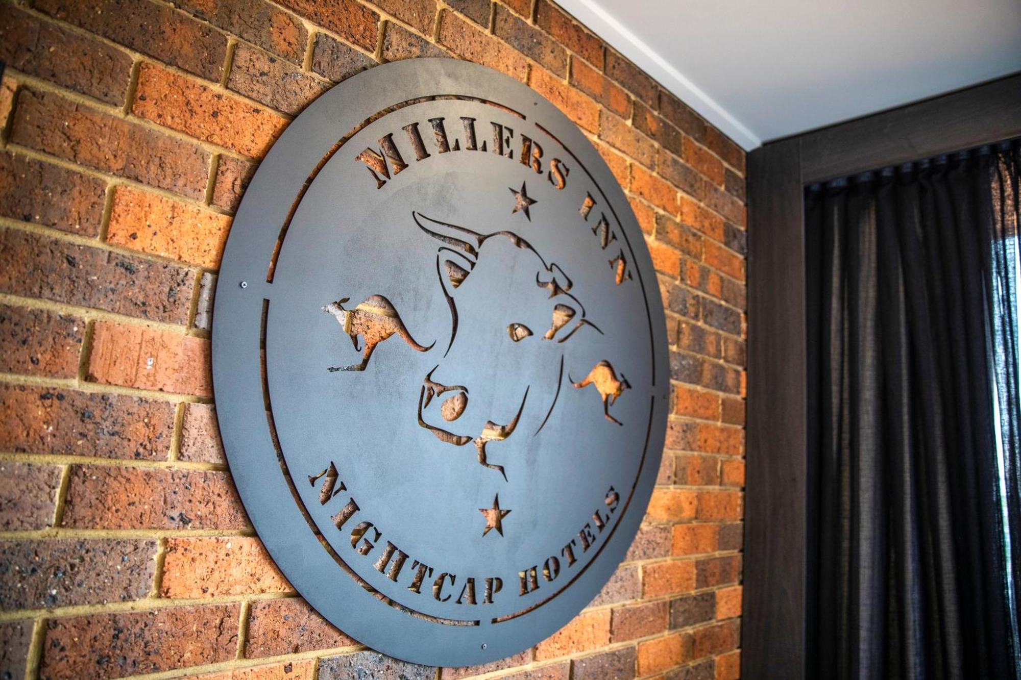 Nightcap At Millers Inn 알토나 외부 사진